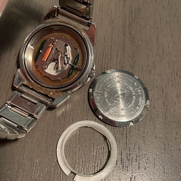 ARMITRON watch - backplate off - needs new battery - Picture 3 of 3